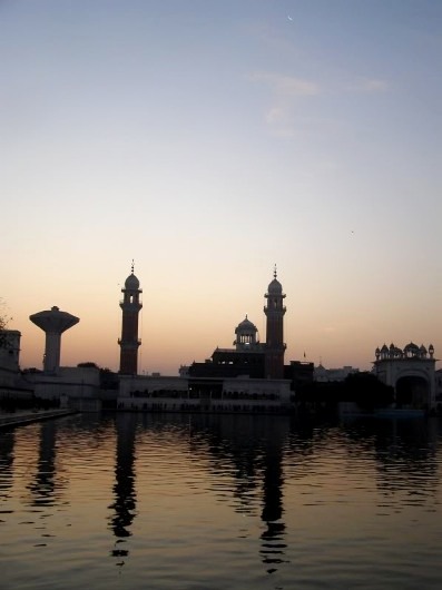 Ánh vàng rạng ngời rực rỡ Amritsar Ánh vàng rạng ngời rực rỡ Amritsar - Archi