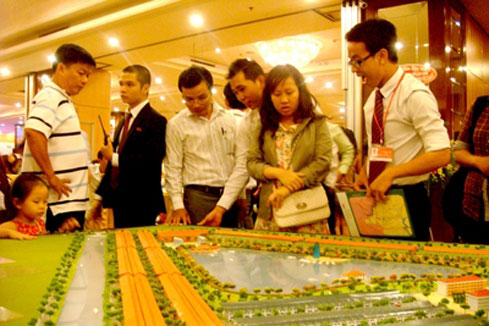 Bán vàng mua đất - Canh bạc may rủi